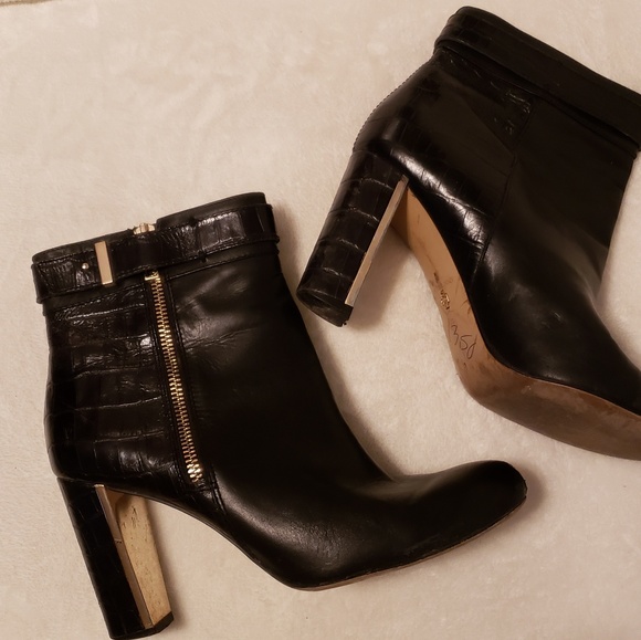 Ann Taylor Shoes - Ann Taylor black leather heeled bootie